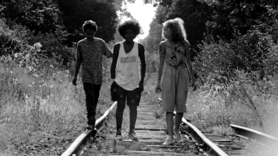 GREAT-Kids-Walking-On-Tracks-Nico-Rockwell-Nico-Lana-Rockwell-Billie-Jabari-Watkins-Malik-Lasse-Tolbøll-Cinematographer-min